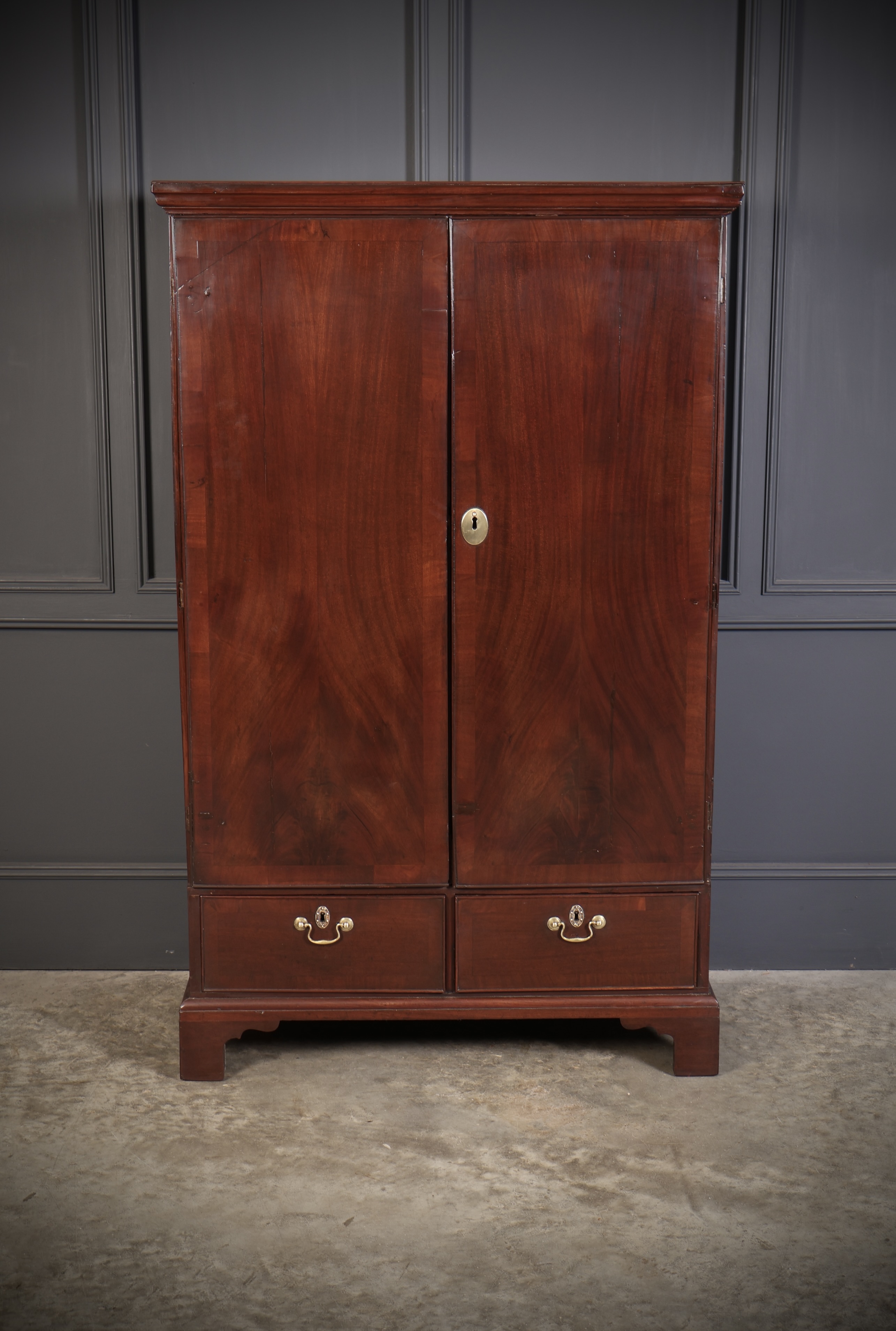 George III Mahogany Linen Press - Image 2